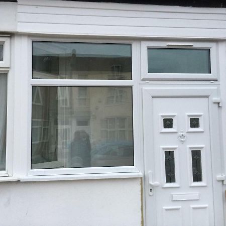 Abbey Wood Station Five Bedroom Self Contained House Екстер'єр фото