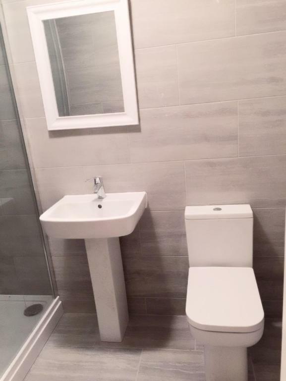 Abbey Wood Station Five Bedroom Self Contained House Екстер'єр фото