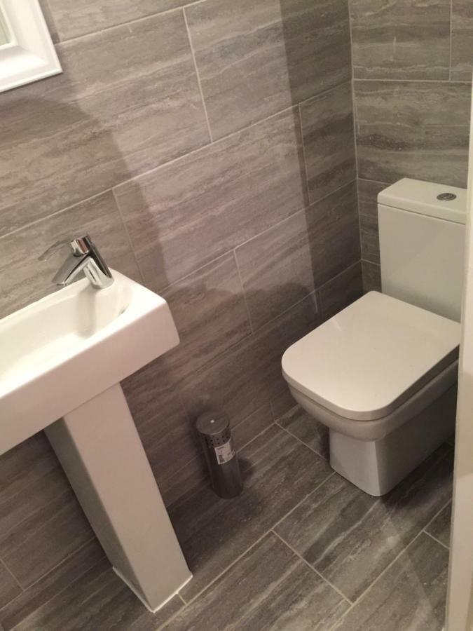 Abbey Wood Station Five Bedroom Self Contained House Екстер'єр фото