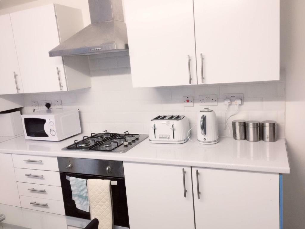 Abbey Wood Station Five Bedroom Self Contained House Екстер'єр фото