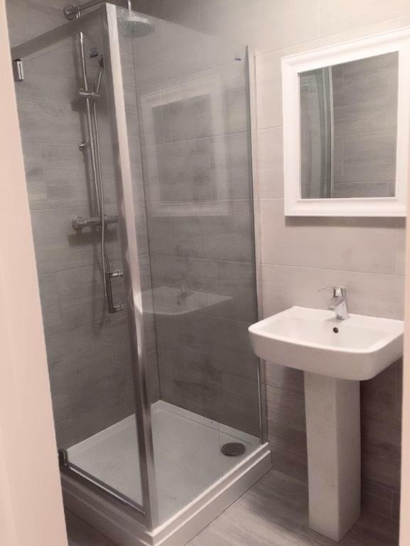 Abbey Wood Station Five Bedroom Self Contained House Екстер'єр фото