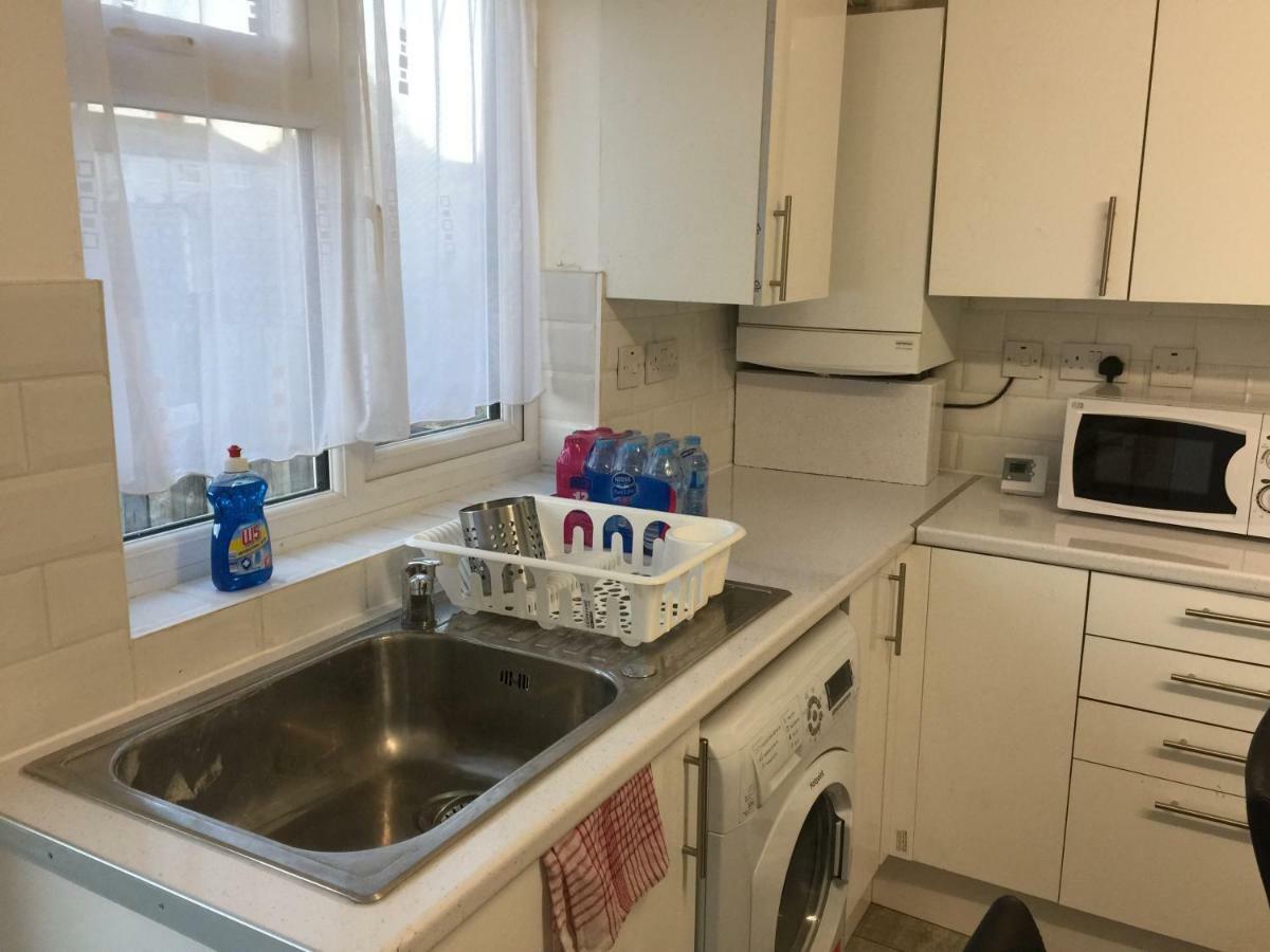 Abbey Wood Station Five Bedroom Self Contained House Екстер'єр фото