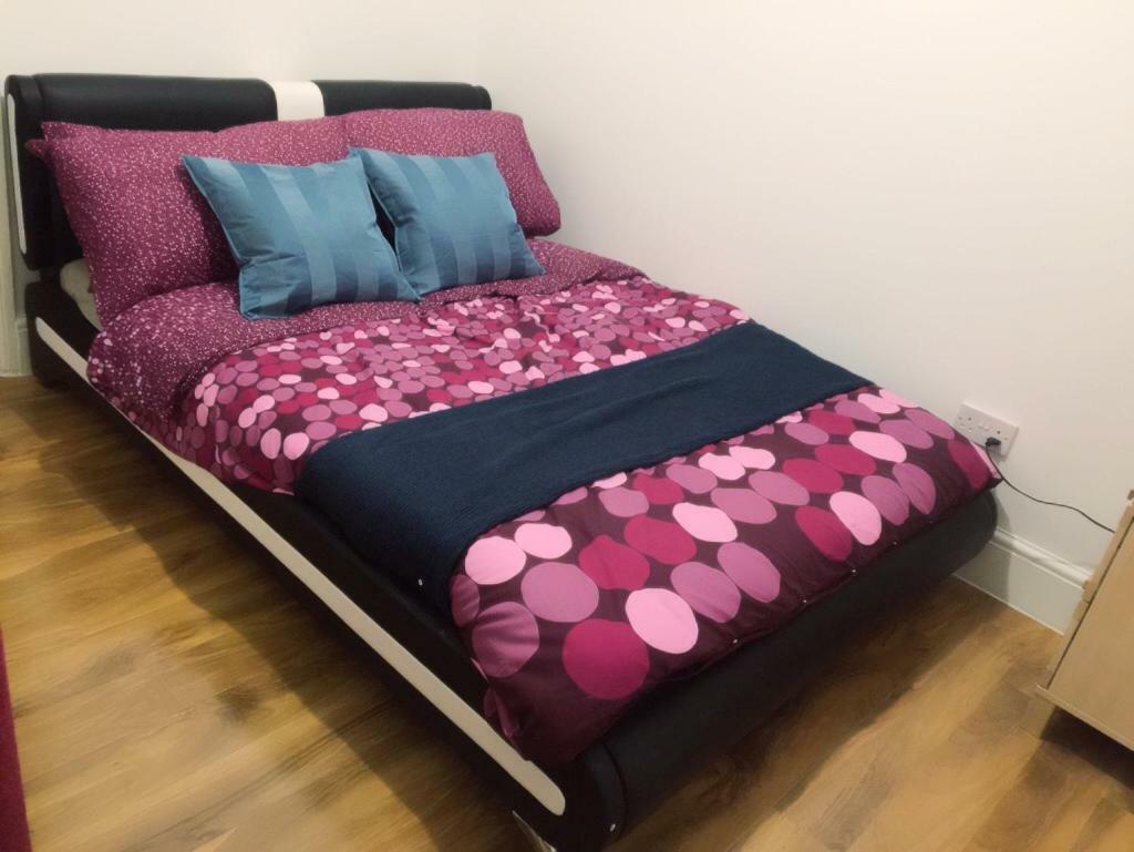 Abbey Wood Station Five Bedroom Self Contained House Екстер'єр фото
