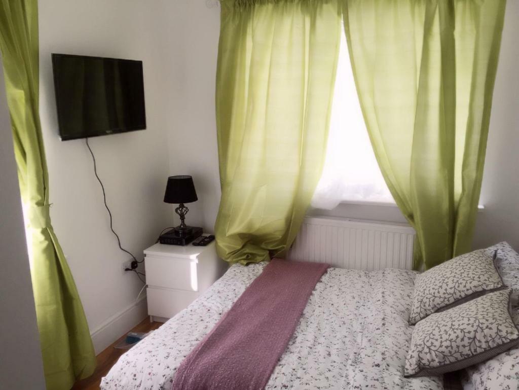 Abbey Wood Station Five Bedroom Self Contained House Екстер'єр фото