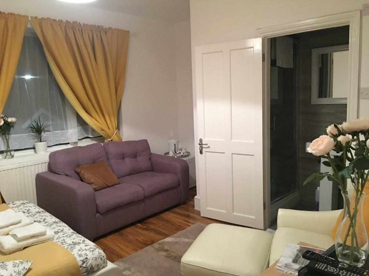 Abbey Wood Station Five Bedroom Self Contained House Екстер'єр фото