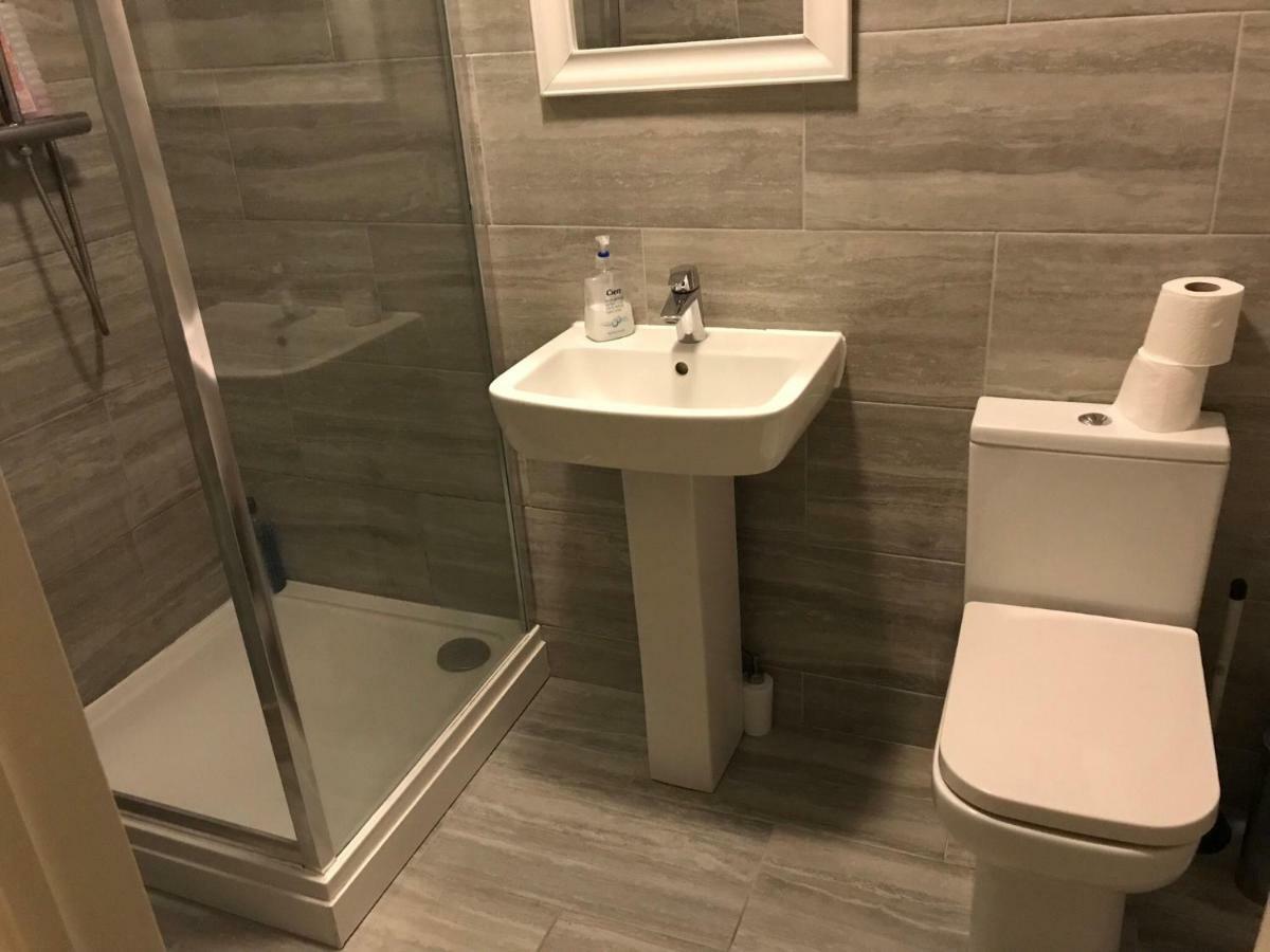 Abbey Wood Station Five Bedroom Self Contained House Екстер'єр фото