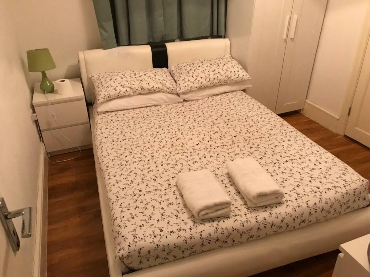 Abbey Wood Station Five Bedroom Self Contained House Екстер'єр фото