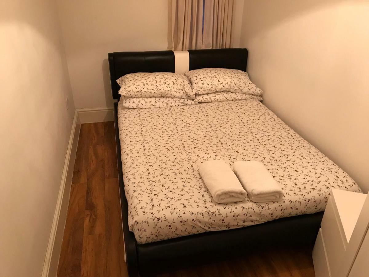Abbey Wood Station Five Bedroom Self Contained House Екстер'єр фото
