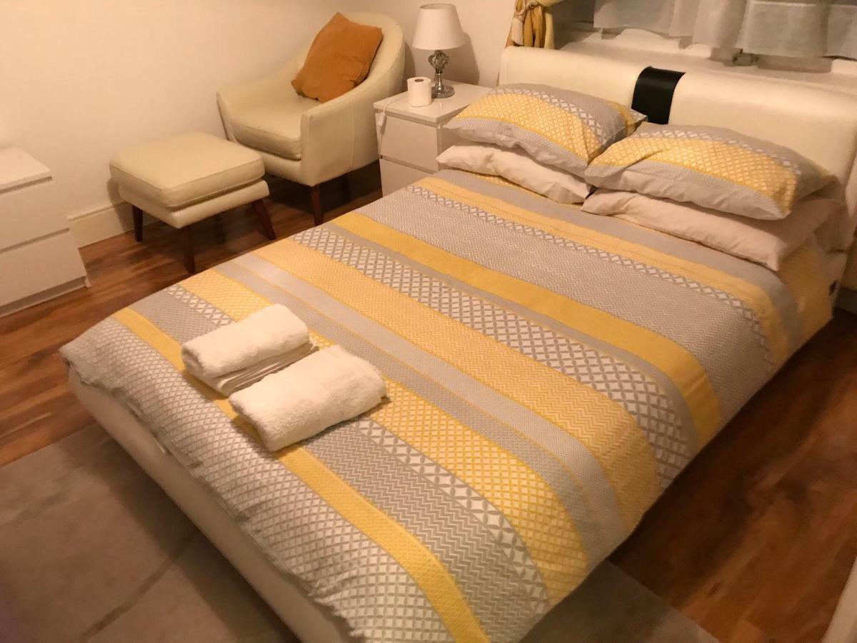 Abbey Wood Station Five Bedroom Self Contained House Екстер'єр фото
